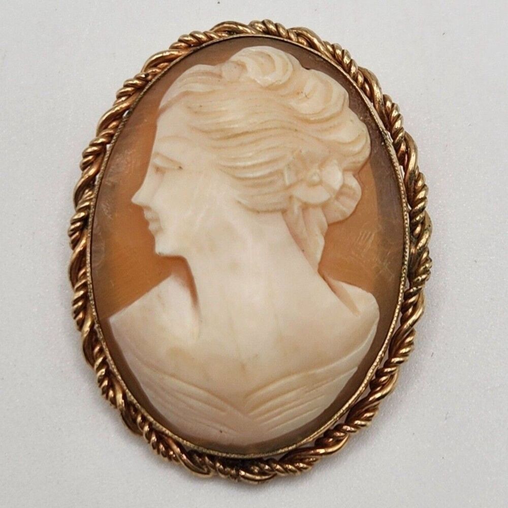 Victorian Revival Cameo Pendant Brooch Left Facing Cottagecore Regencycore 12KGF